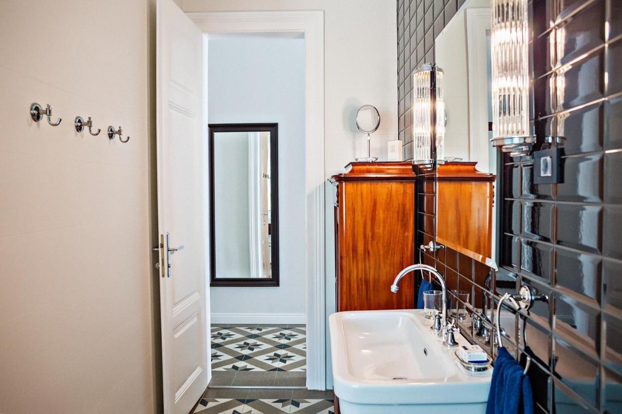 Deluxe Beachfront Apartment Klara, 로브란 외부 사진