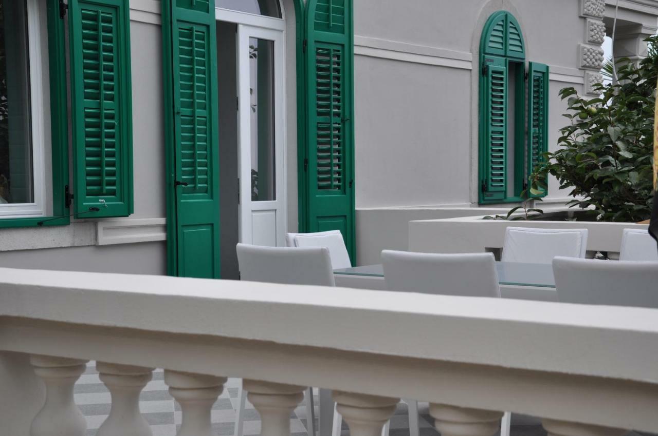 Deluxe Beachfront Apartment Klara, 로브란 외부 사진