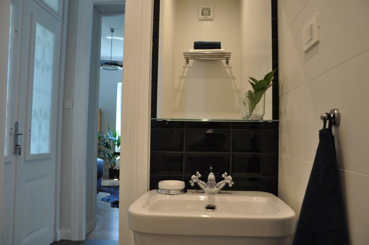 Deluxe Beachfront Apartment Klara, 로브란 외부 사진